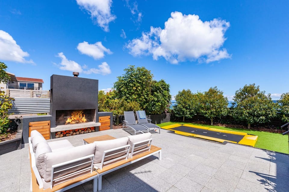 Patio, BBQ facilities, Hot Tub, Balcony/Terrace