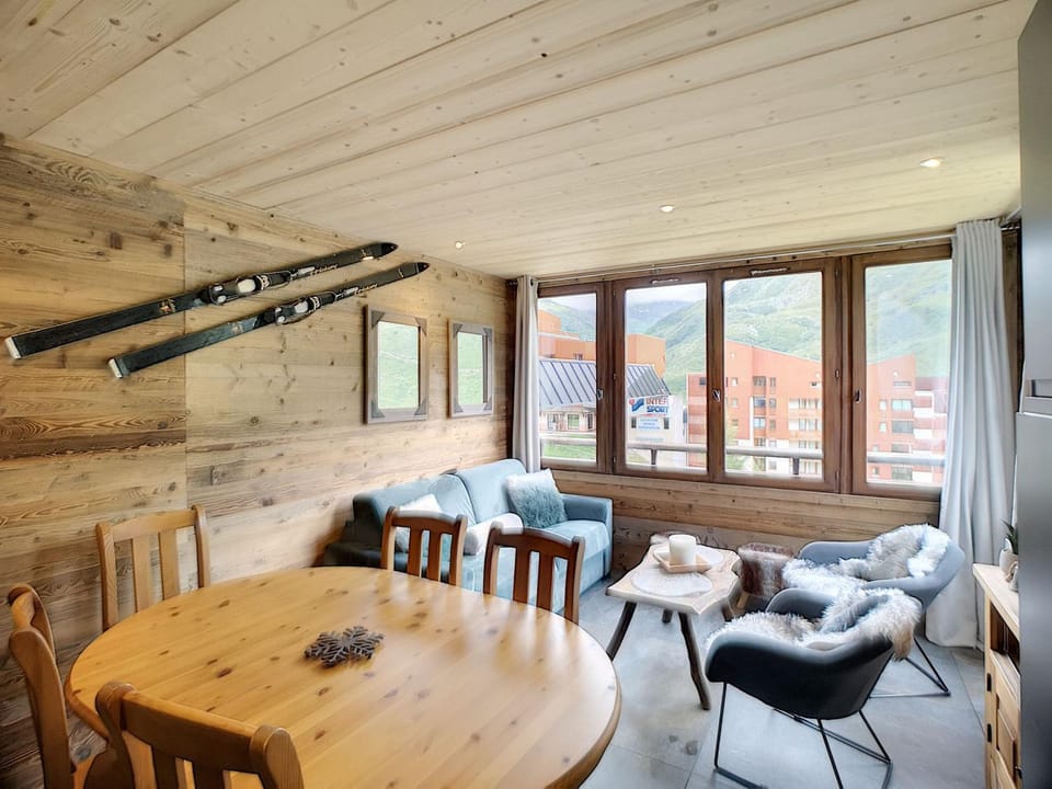 Charmant 3 pièces rénové, 6 pers, ski aux pieds, parking inclus - FR-1-178-335 Apartment in Les Allues