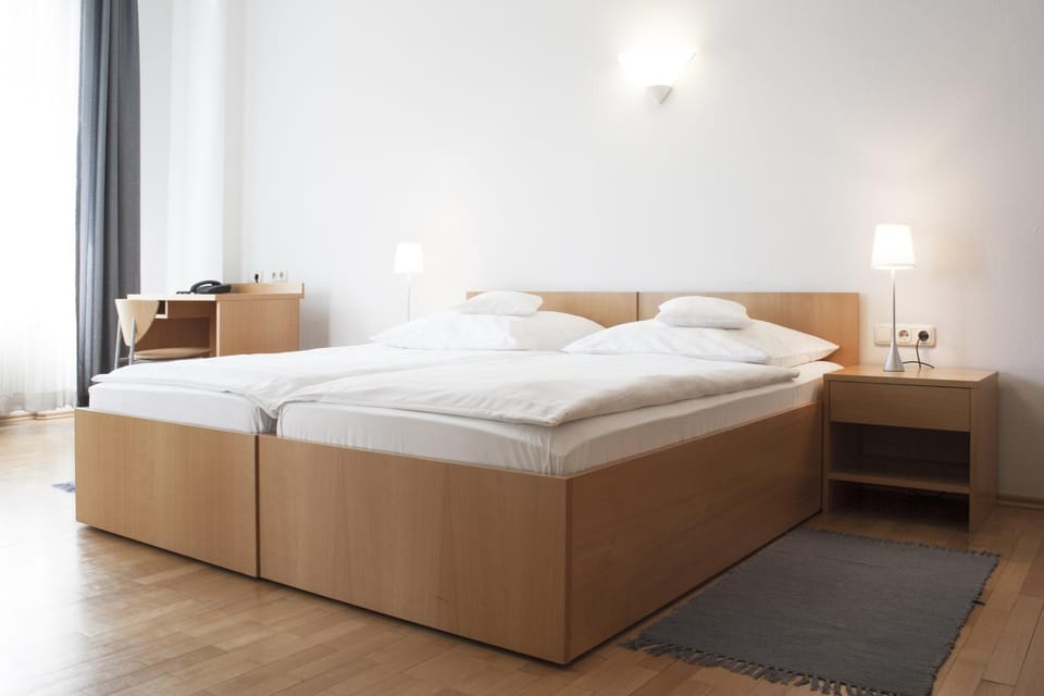 Day, Photo of the whole room