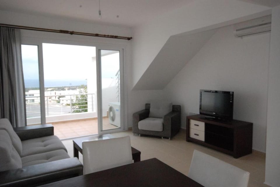 TV and multimedia, Living room, Dining area