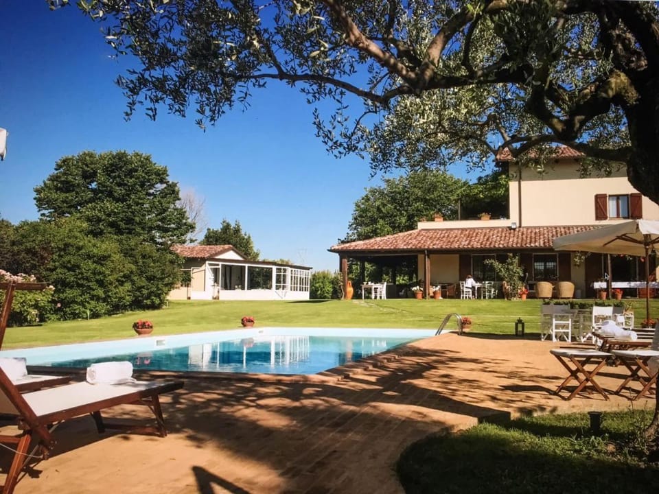 Patio, Garden, Banquet/Function facilities, Swimming pool