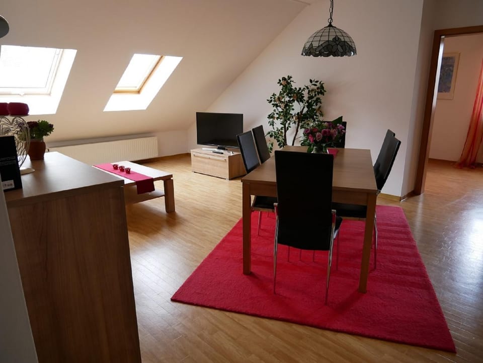 TV and multimedia, Seating area