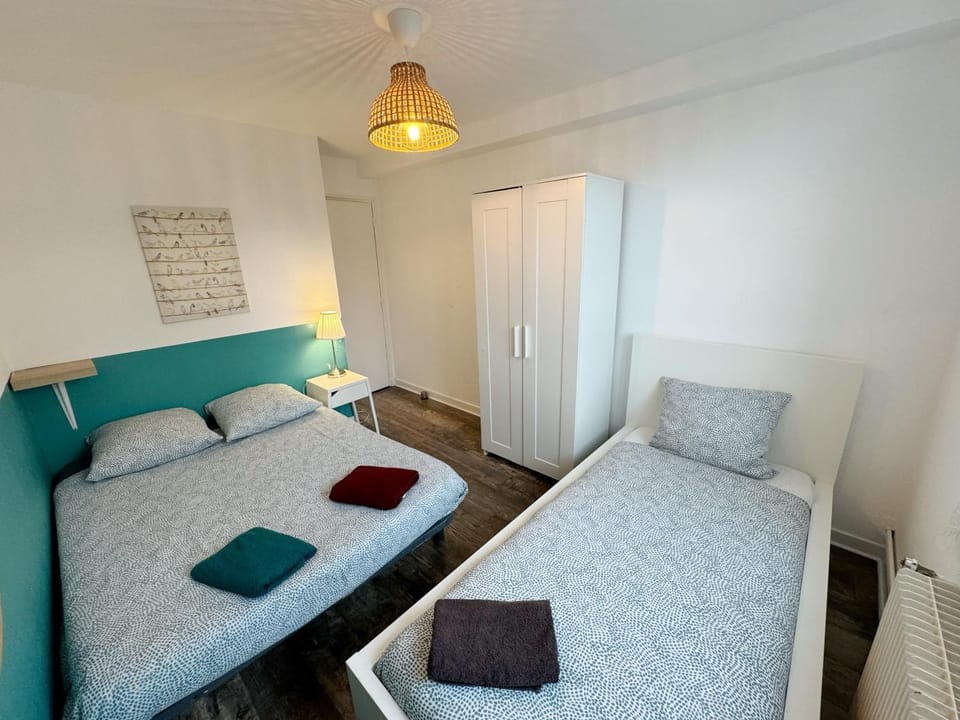 Bed, Photo of the whole room, Bedroom, heating, internet, towels, wardrobe