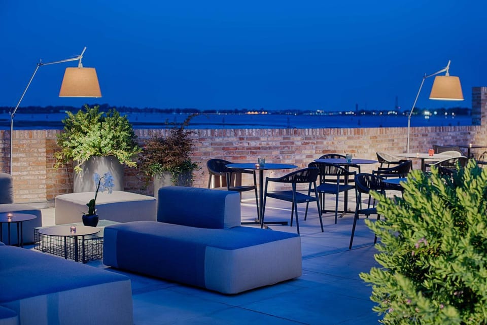 Property building, Patio, Balcony/Terrace, On site