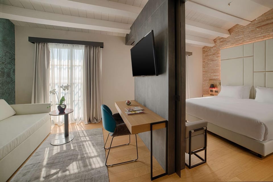TV and multimedia, Photo of the whole room, Bedroom, On site