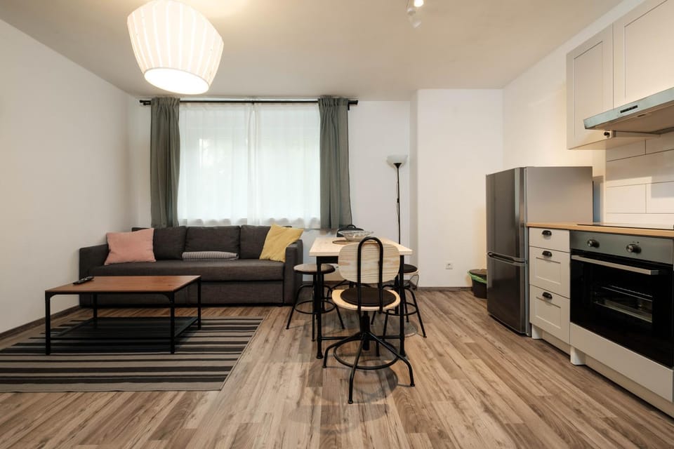 Kitchen or kitchenette, Living room, Seating area, Dining area, Communal kitchen