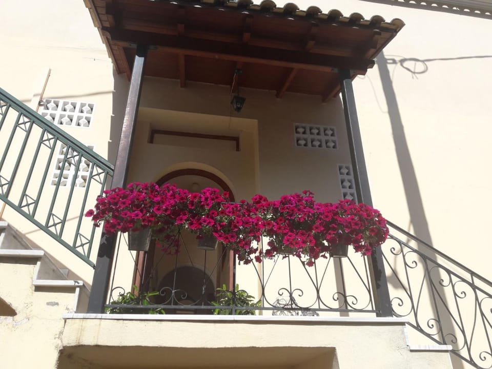 Flowers studios Bed and Breakfast in Corfu, Greece