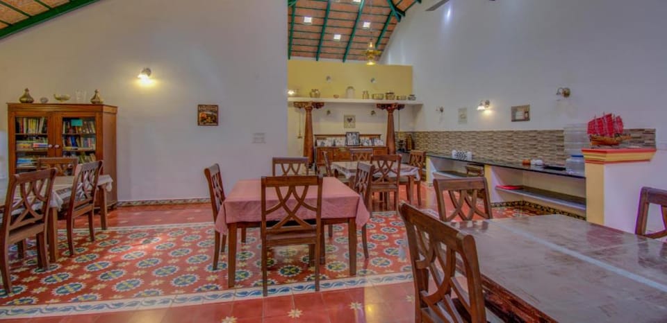Kitchen or kitchenette, Dining area, Breakfast