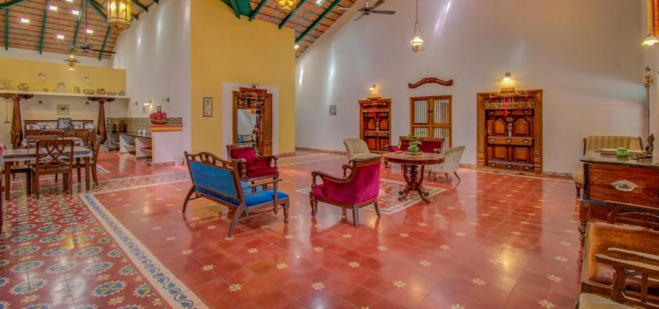 Communal lounge/ TV room, Living room, Seating area