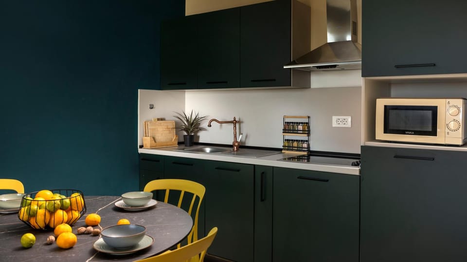 Kitchen or kitchenette, Dining area, Food