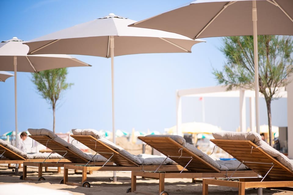 Day, Beach, Pool view, Sea view, Swimming pool, sunbed