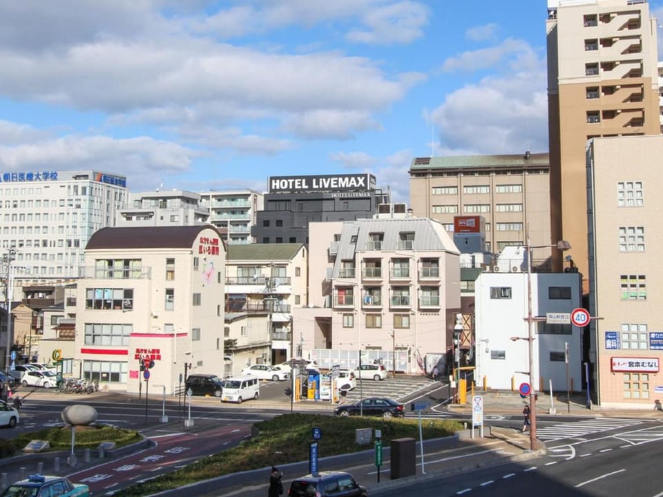 Nearby landmark, Neighbourhood, City view, Street view
