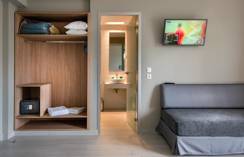 Seating area, Bedroom