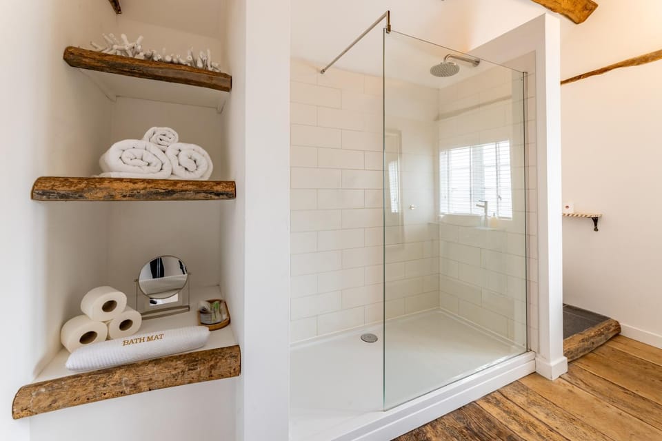 The Art Studio Apartment in Wychavon District