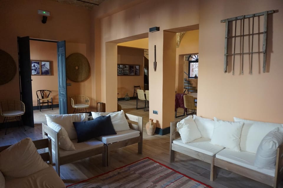 Living room, Internal: Not applicable to any particular room