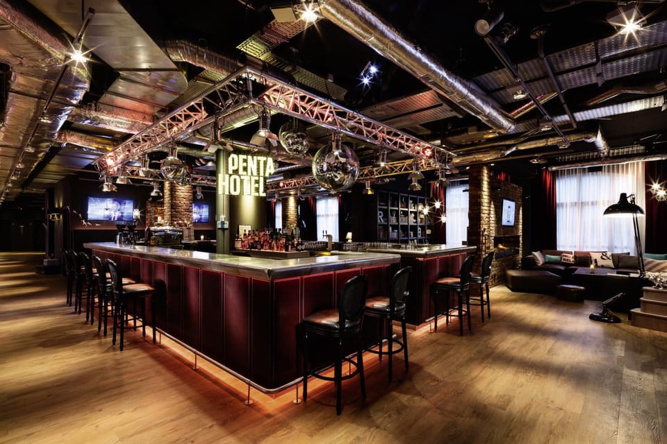 Lounge or bar