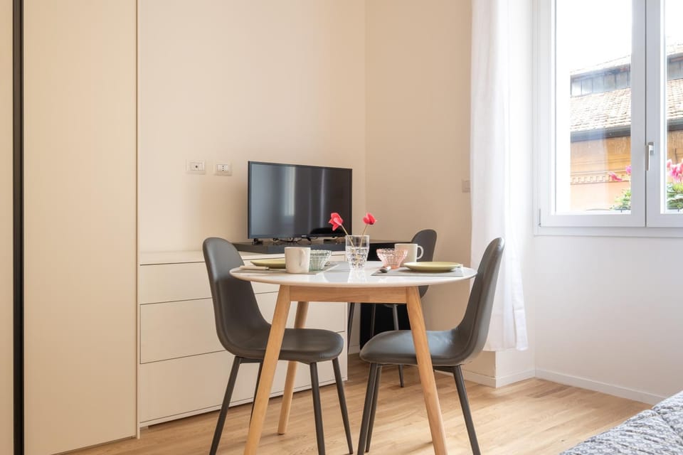 TV and multimedia, Dining area