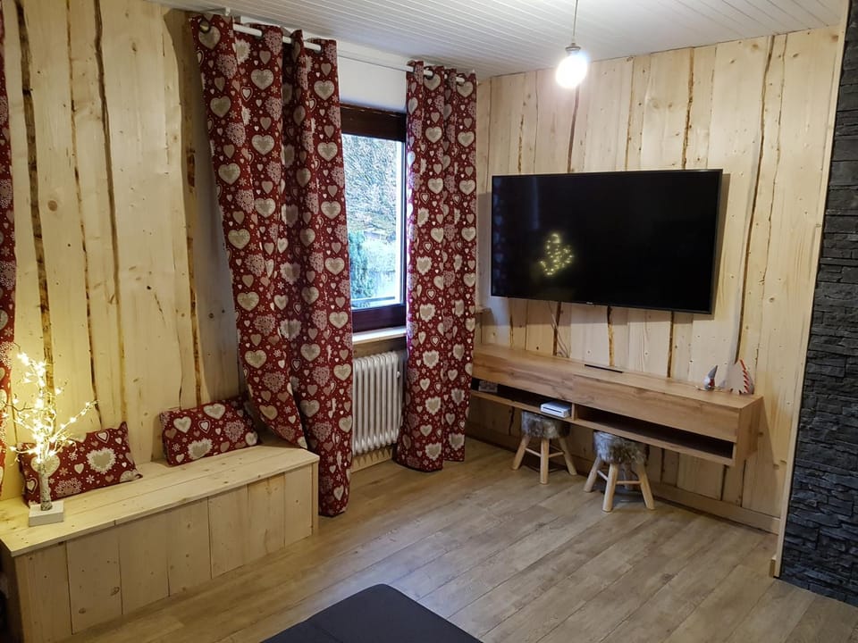 La Pinéguette maison 12 personnes spa 6 pers décoration chalet sauna 4 pers House in La Bresse