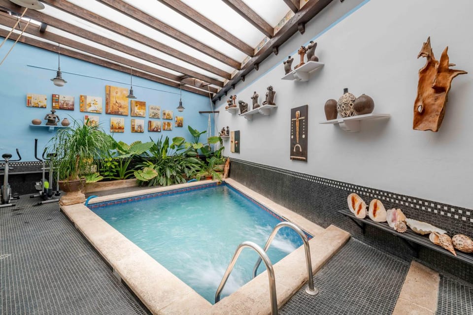 Swimming pool, Swimming pool