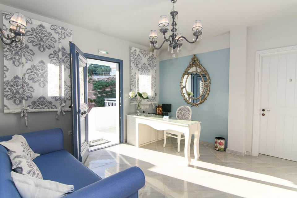 Day, Living room