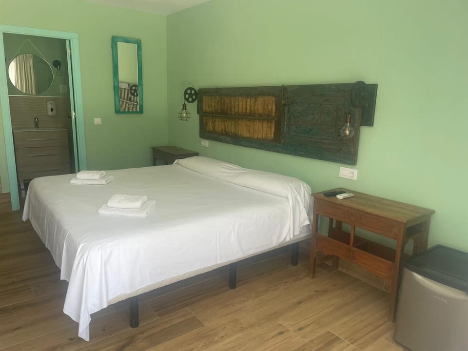 Habitaciones Sajorami Beach Bed and Breakfast in Zahora