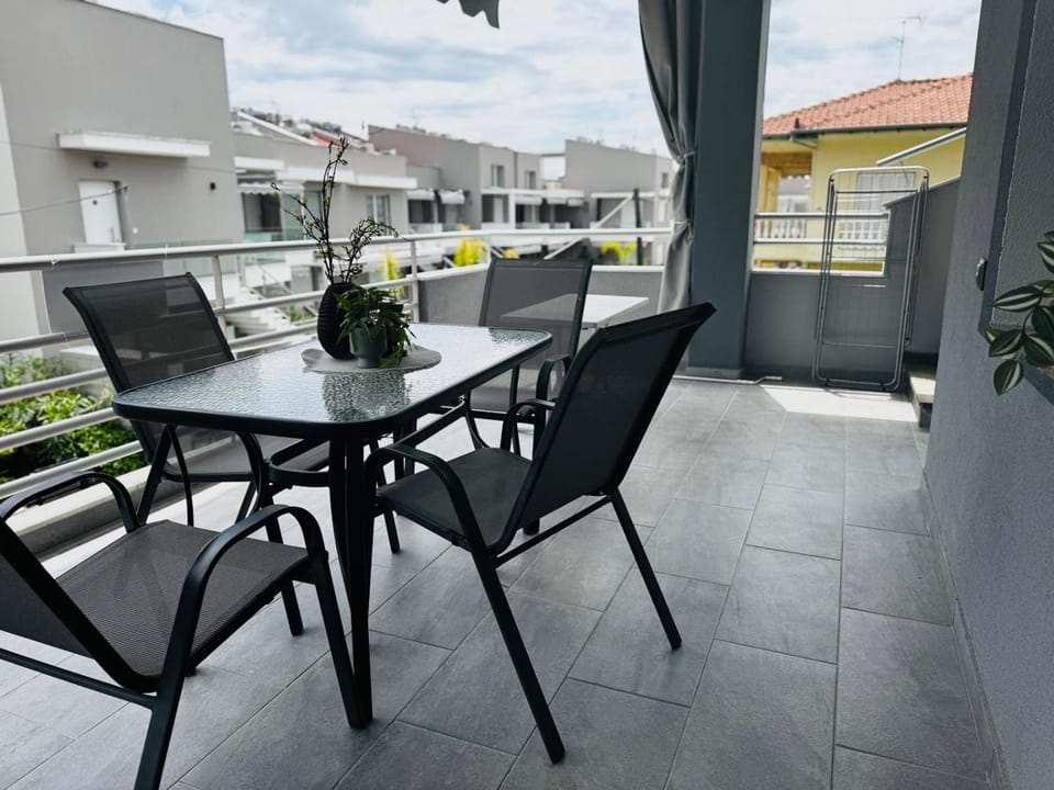 Patio, View (from property/room), Balcony/Terrace