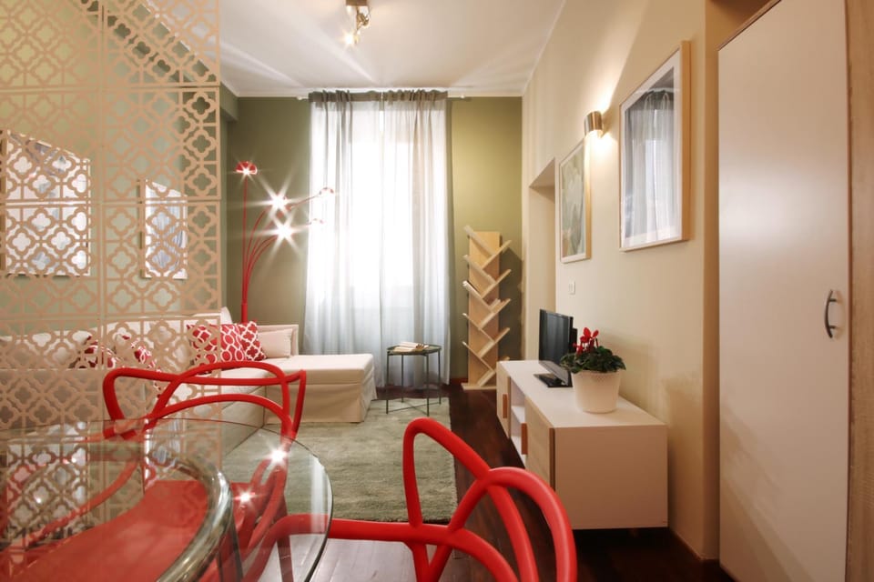 Day, Living room