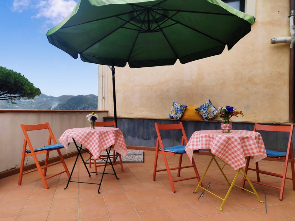 Patio, Day, Natural landscape, View (from property/room), Balcony/Terrace, Dining area, Mountain view