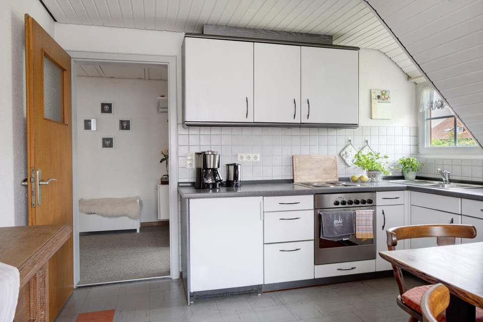 Property building, Kitchen or kitchenette, Living room