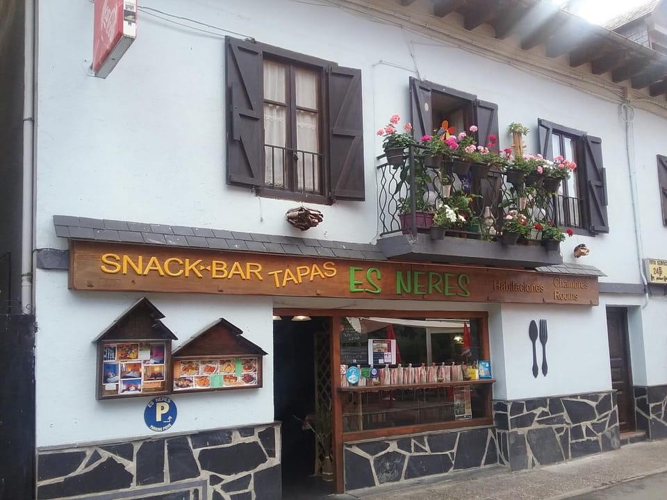 Casa Es Neres Bed and Breakfast in Catalonia