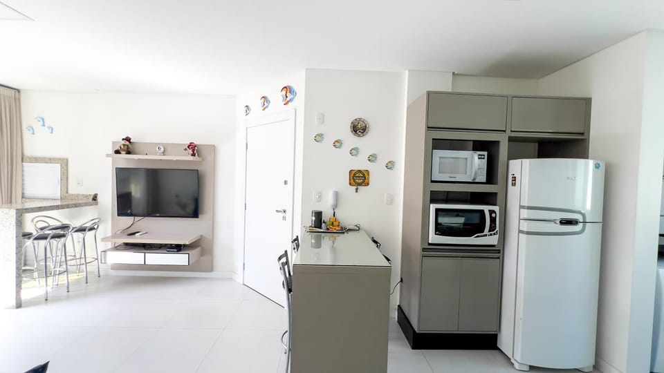 Apartamento 2 dormitórios a 300 metros do mar na Meia Praia - Itapema-sc Apartment in Porto Belo