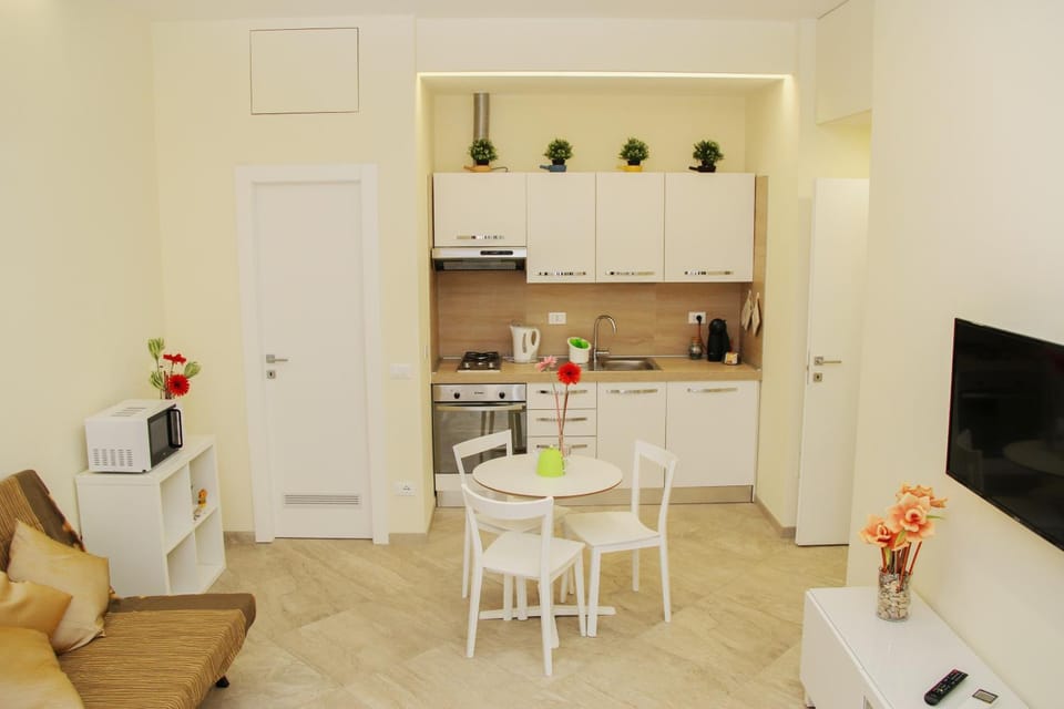 Kitchen or kitchenette, Living room