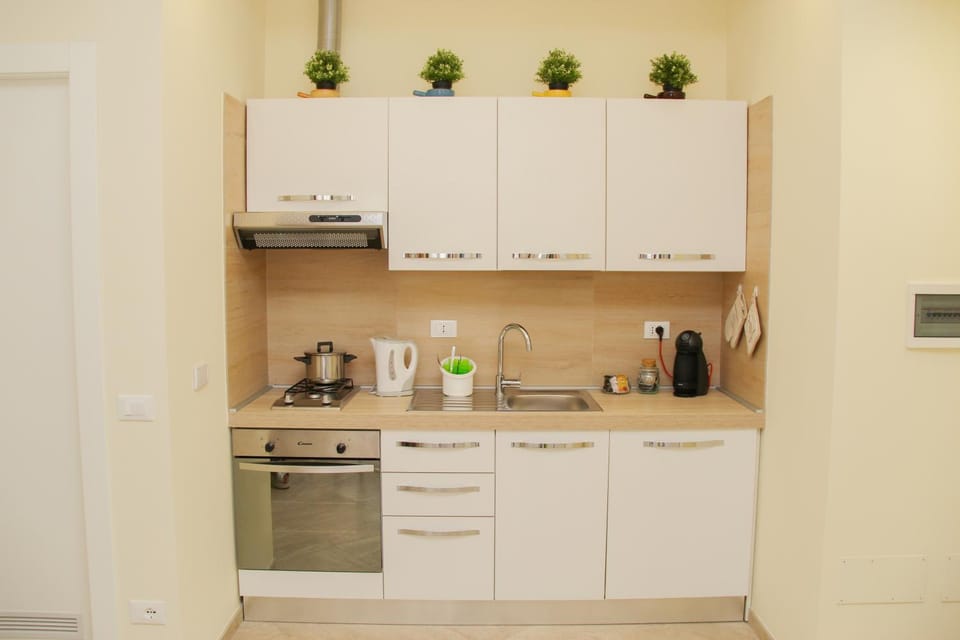 Coffee/tea facilities, Kitchen or kitchenette