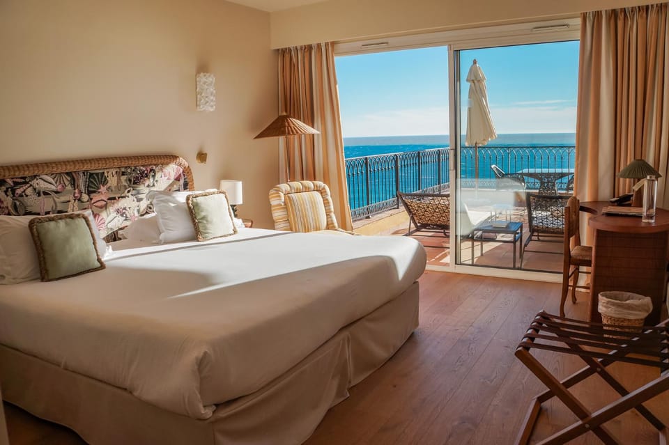 Bed, Balcony/Terrace, Bedroom, Sea view