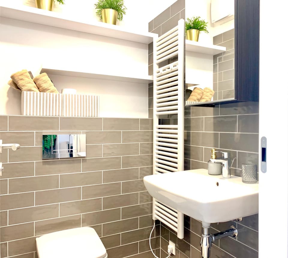 Luxury, bright Studio with parking and balcony in Bratislava center Apartment in Bratislava