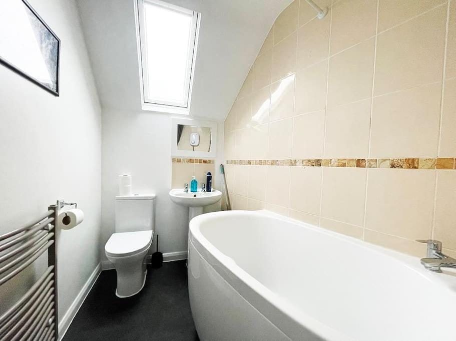 Toilet, Bathroom, Bath