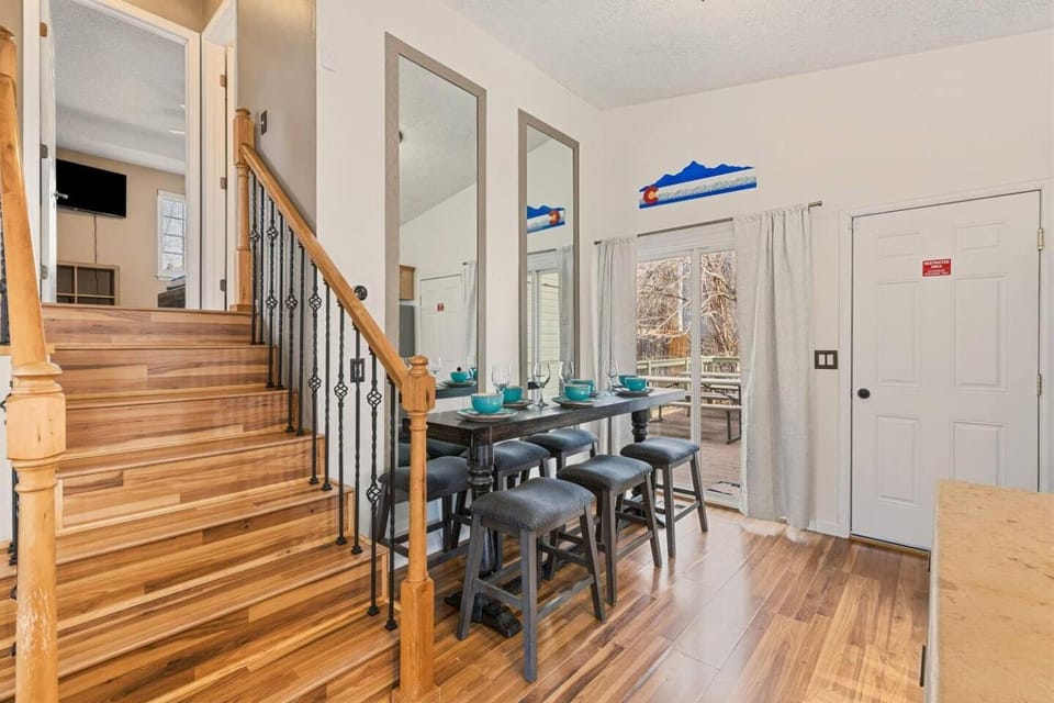 Pet Friendly 2 King Beds AF Academy Sleeps 12 Villa in Black Forest