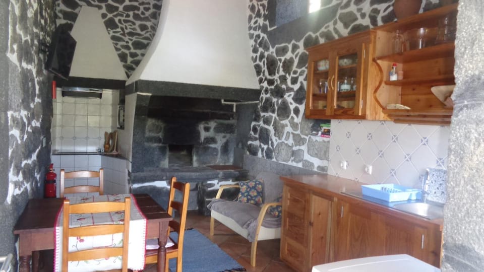 BBQ facilities, Kitchen or kitchenette, Dining area
