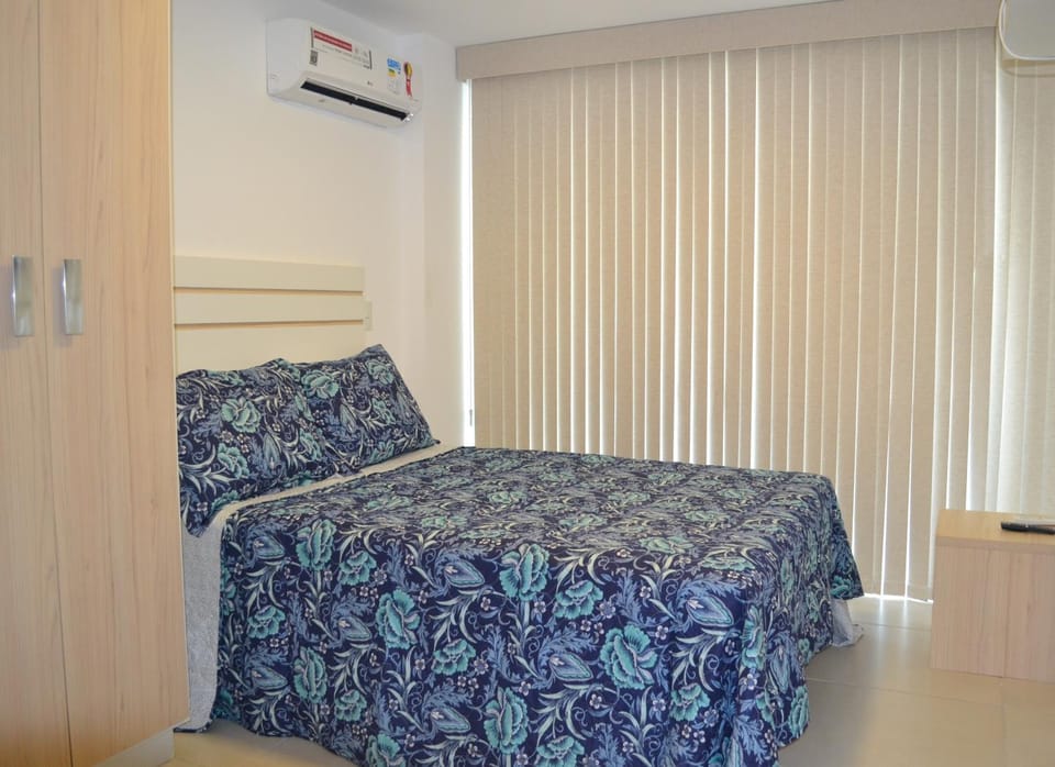 Bed, Photo of the whole room, Bedroom, air conditioner