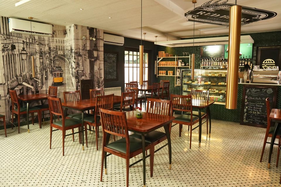 Restaurant/places to eat, Dining area, Area and facilities
