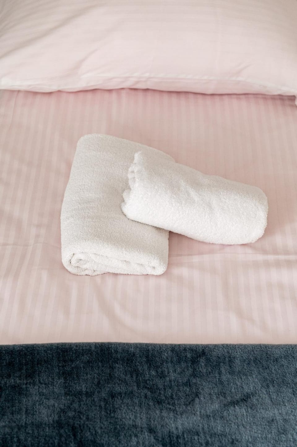 Bed, Photo of the whole room, towels