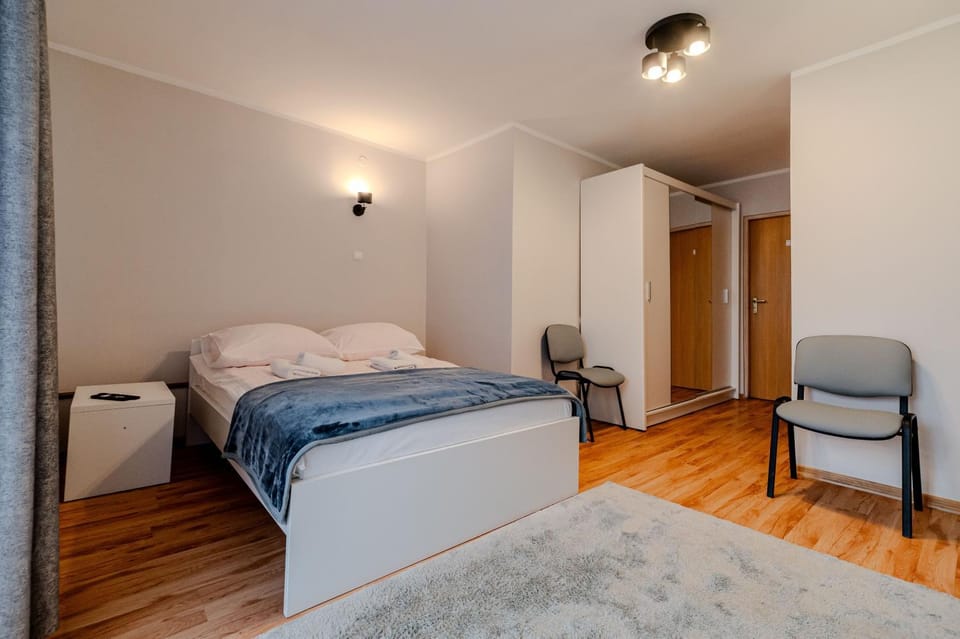 Bed, Photo of the whole room, Bedroom, wardrobe