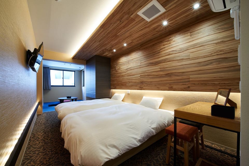 Bed, Living room, Photo of the whole room, Seating area, Bedroom