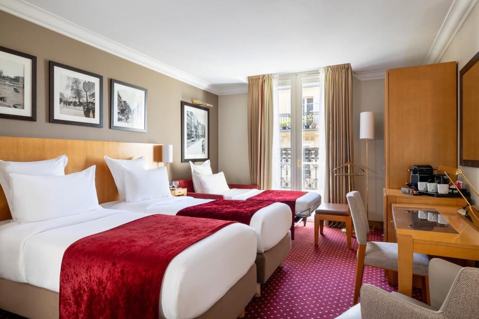 Bed, Coffee/tea facilities, Photo of the whole room, Seating area, Bedroom, wardrobe