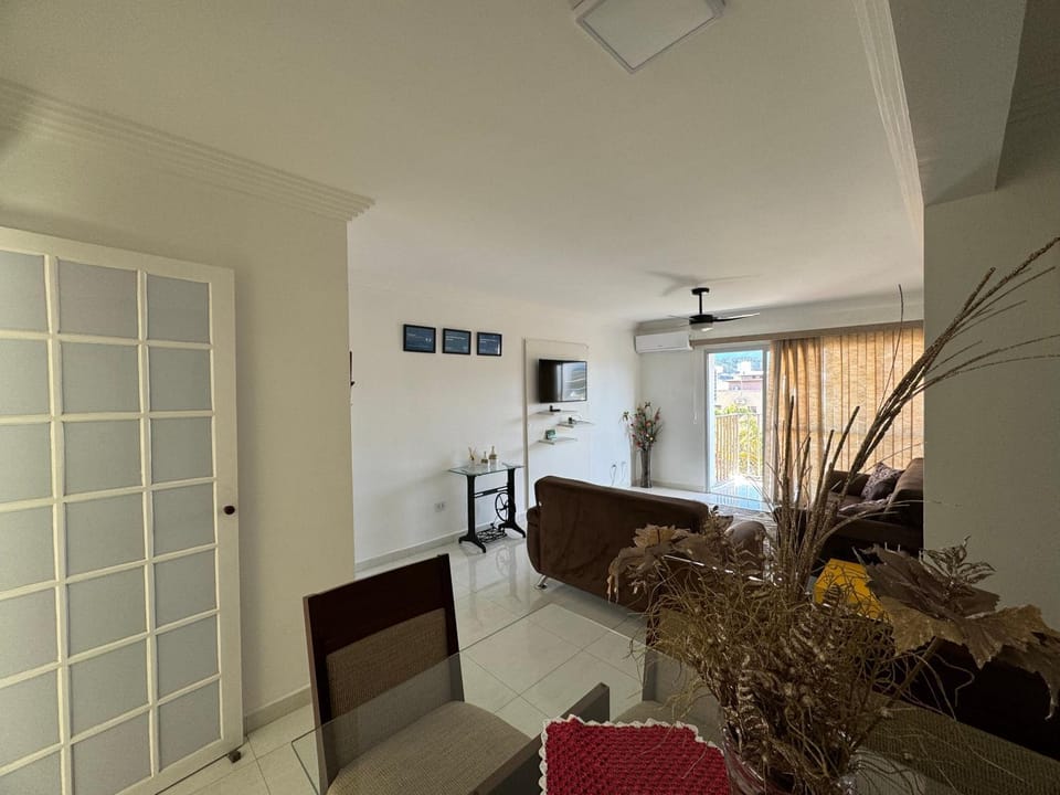 Living room, Photo of the whole room, Seating area, Dining area