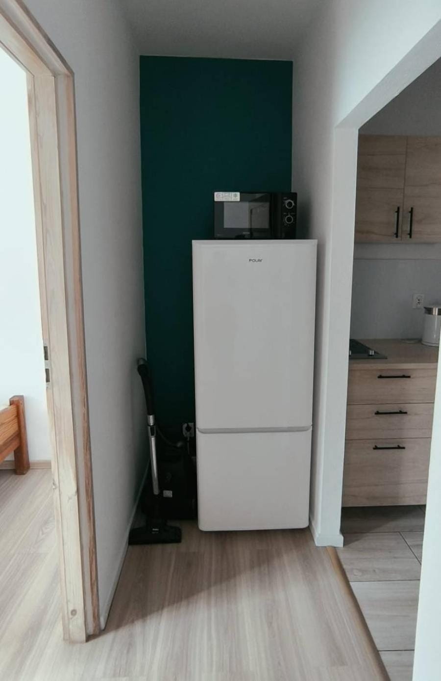 Kitchen or kitchenette, oven