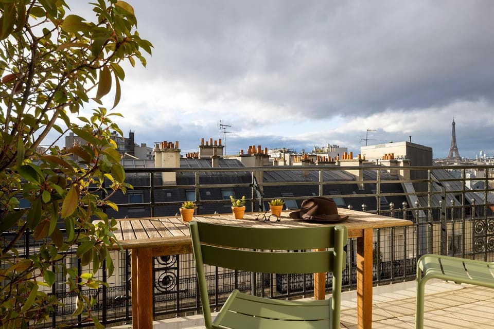 View (from property/room), Balcony/Terrace, City view