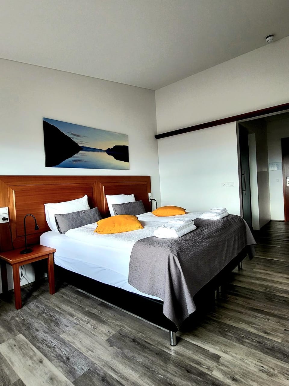 Bed, Photo of the whole room