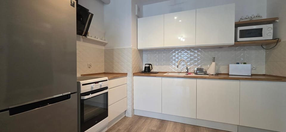 Coffee/tea facilities, Kitchen or kitchenette, dishwasher, stove