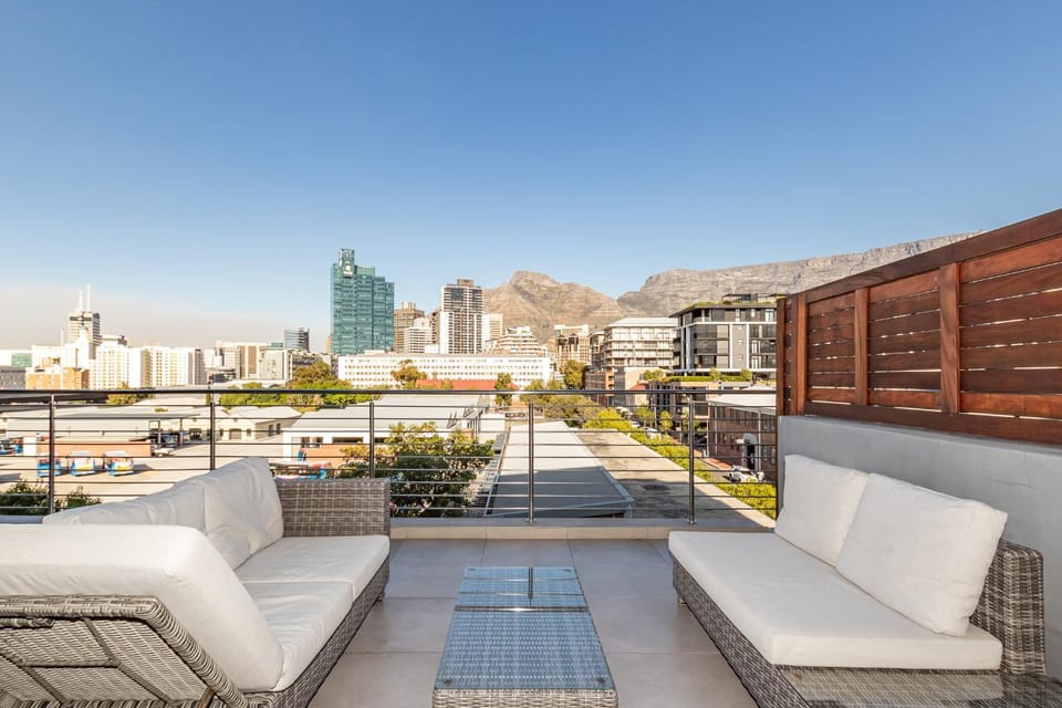 Balcony/Terrace, Mountain view